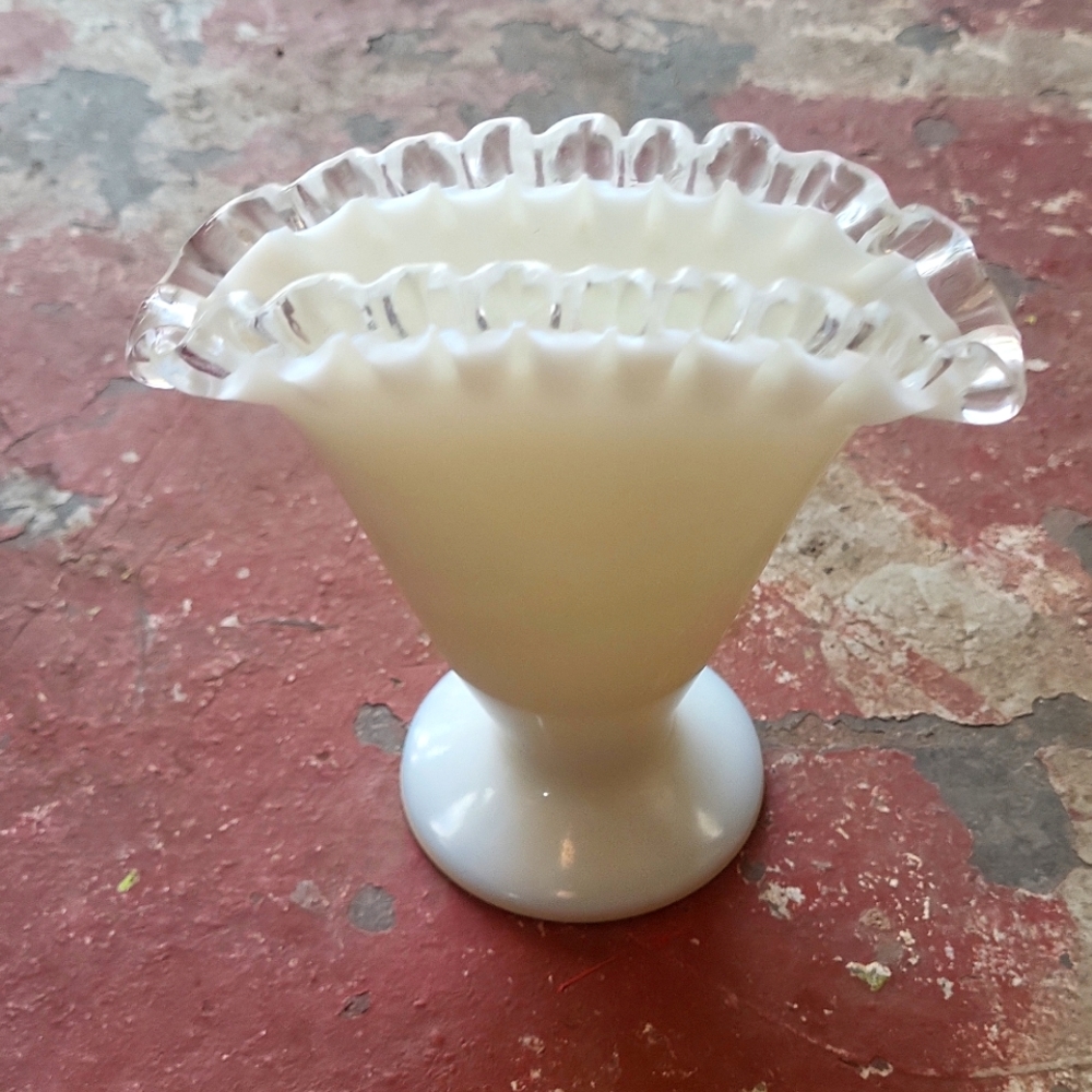 Milk Gass vase
